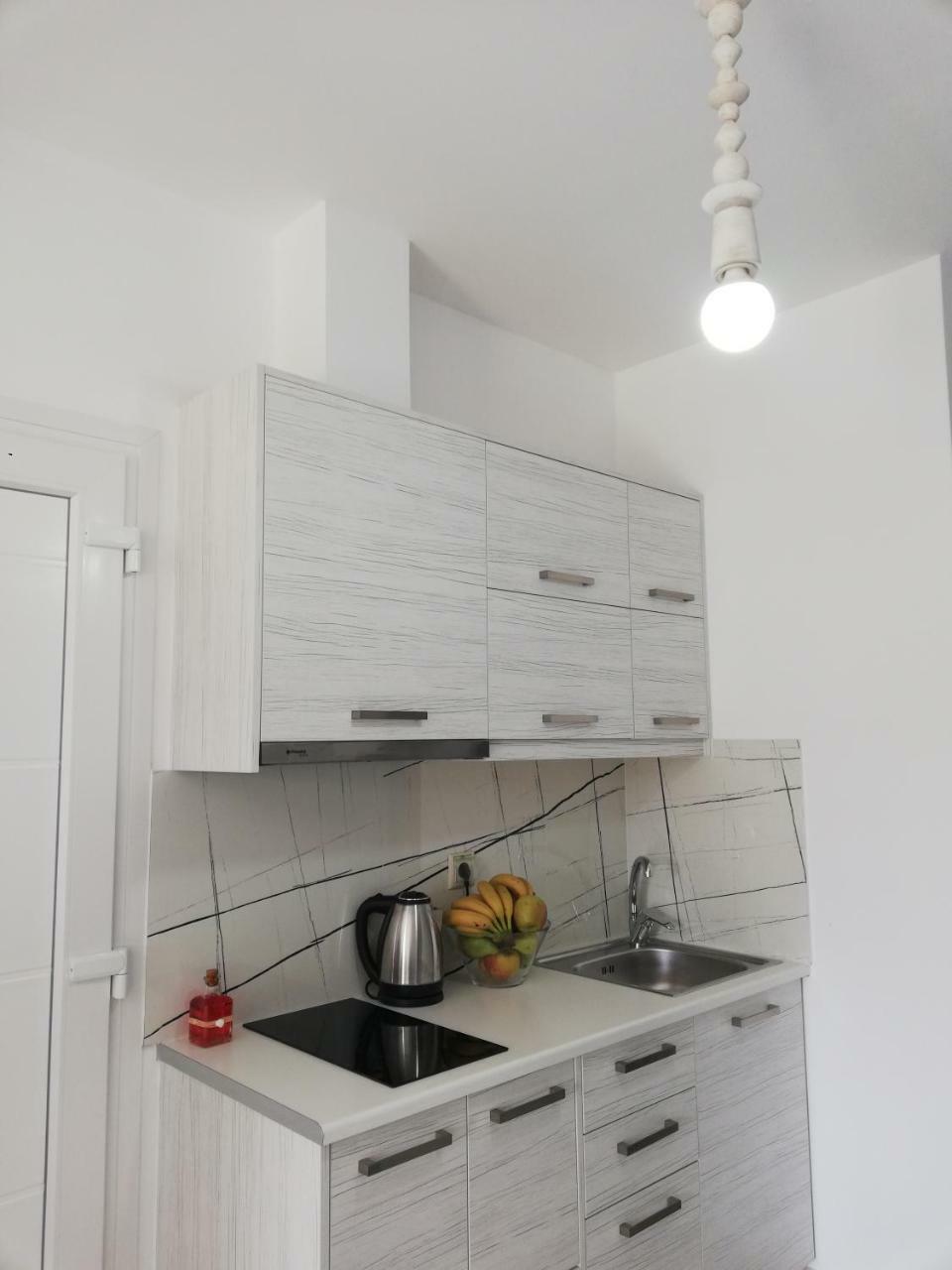Meltemi Beach Apartments Mílatos Ngoại thất bức ảnh