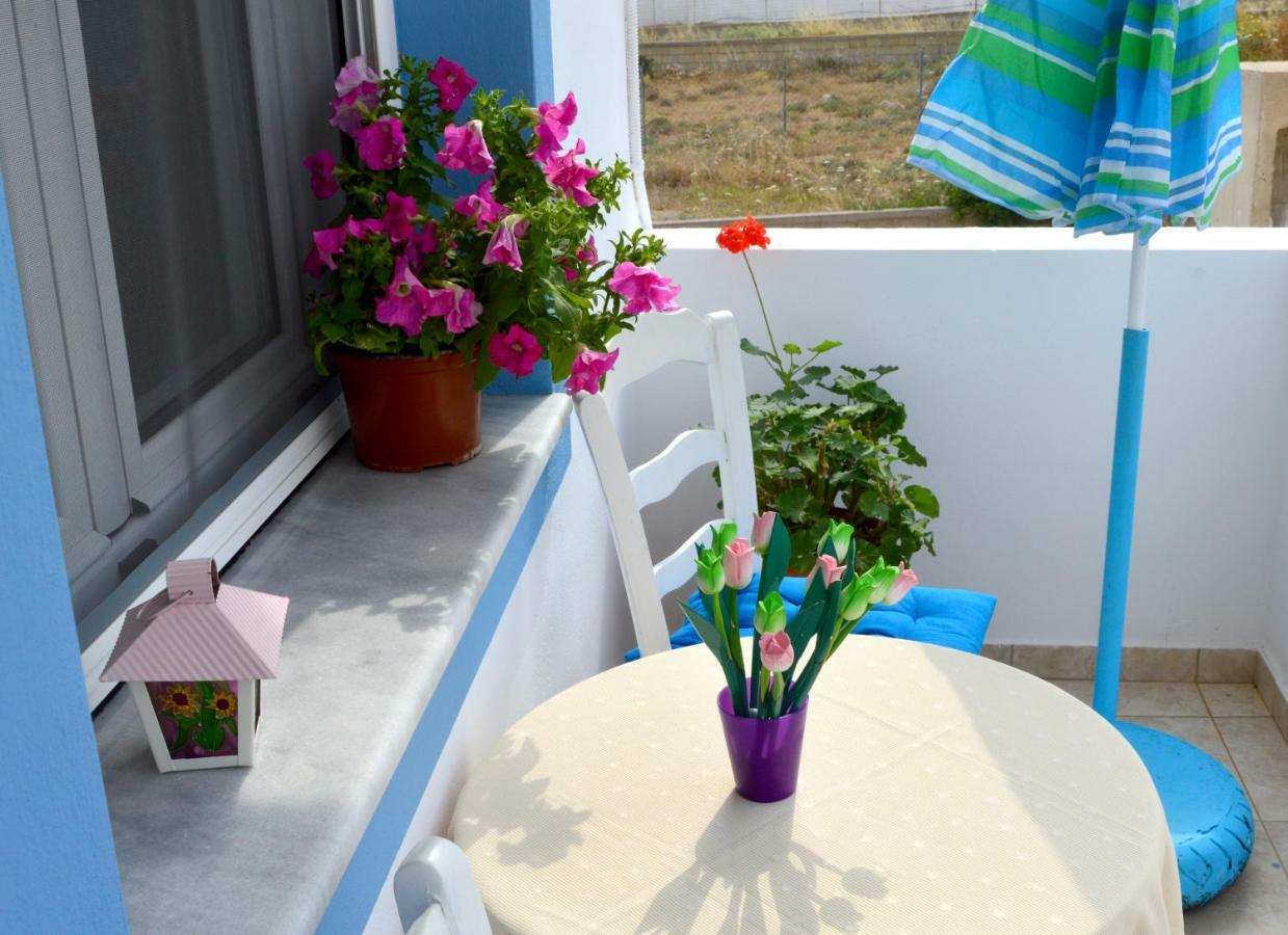 Meltemi Beach Apartments Mílatos Ngoại thất bức ảnh