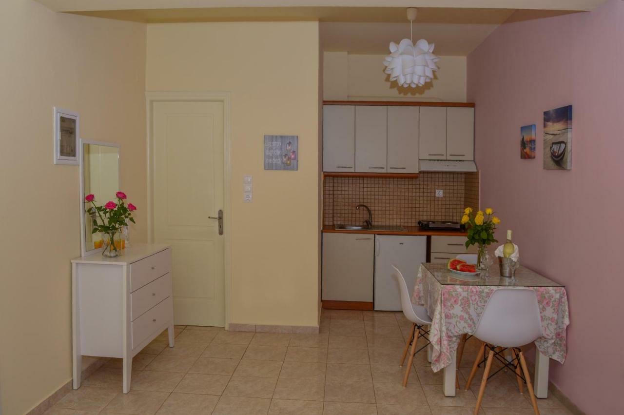 Meltemi Beach Apartments Mílatos Ngoại thất bức ảnh